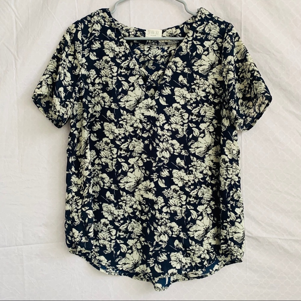 🖤 Dark Blue Floral Blouse